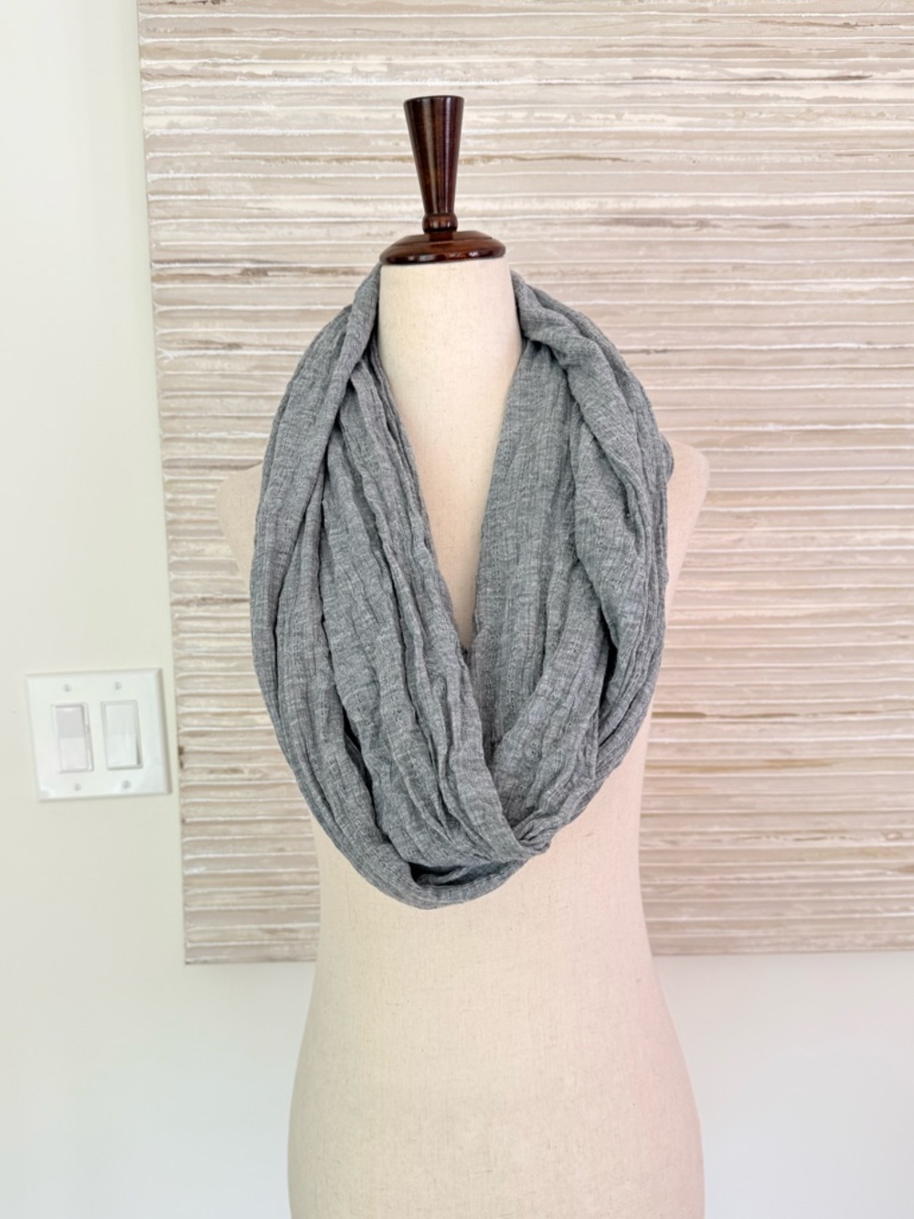 BCBG MAXAZRIA infinity scarf - Picture 4 of 11